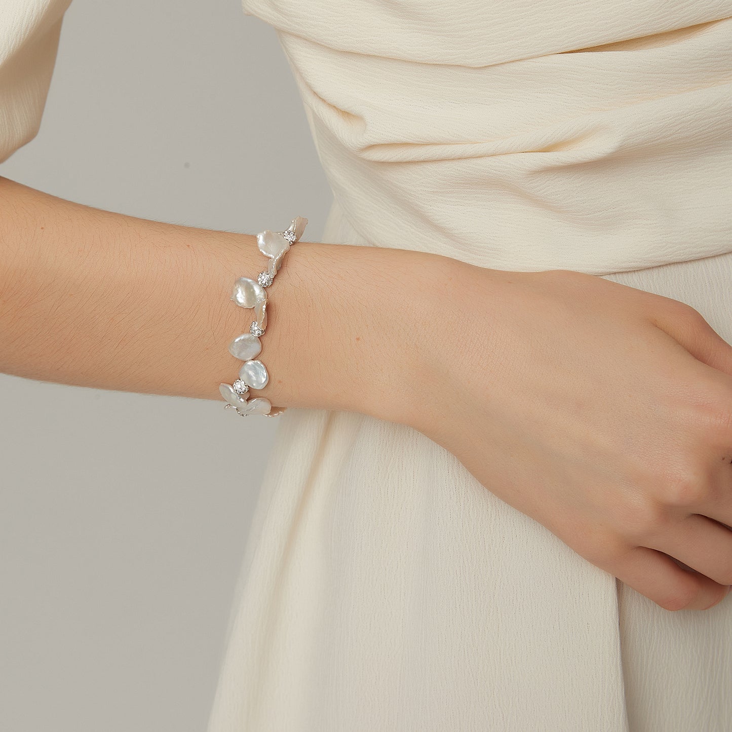 petal pearl bracelet