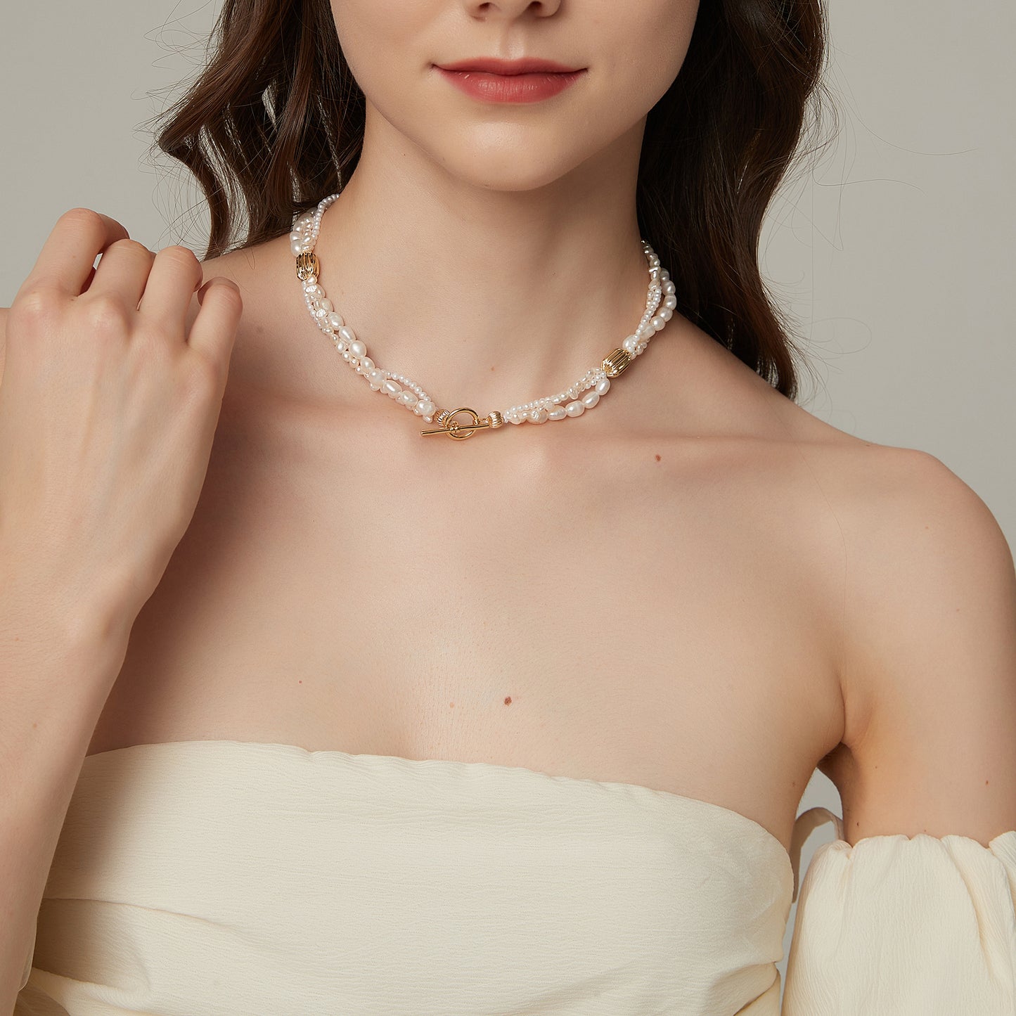 Three Layers T-Bar Pearl Necklace