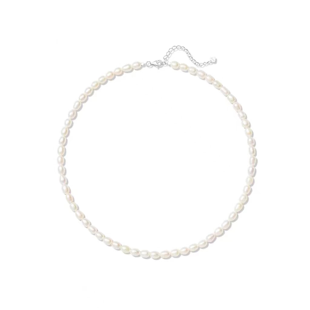 Basic Pearl necklace